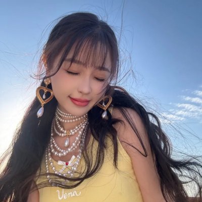 被校花撞飞后,我苟成了世界首富